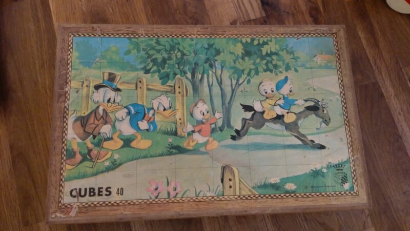 Vintage Disney Jigsaww : The French Antique Store